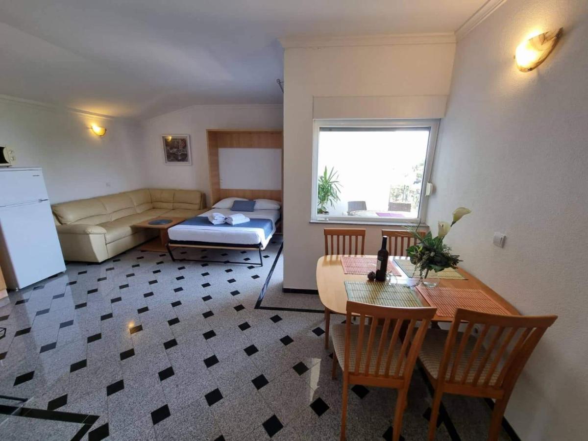 Apartment Tomic 2 Макарська Екстер'єр фото
