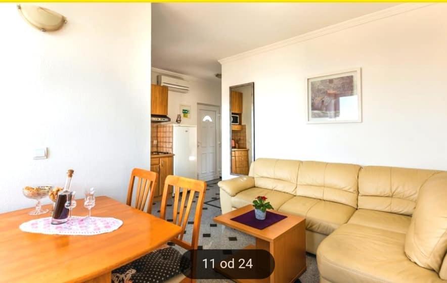 Apartment Tomic 2 Макарська Екстер'єр фото